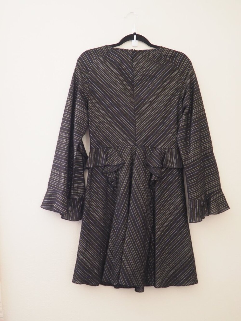 BCBGMaxAzria Black Metallic Ruffle Long Bell Sleeve Mini Dress sz S - Picture 8 of 9